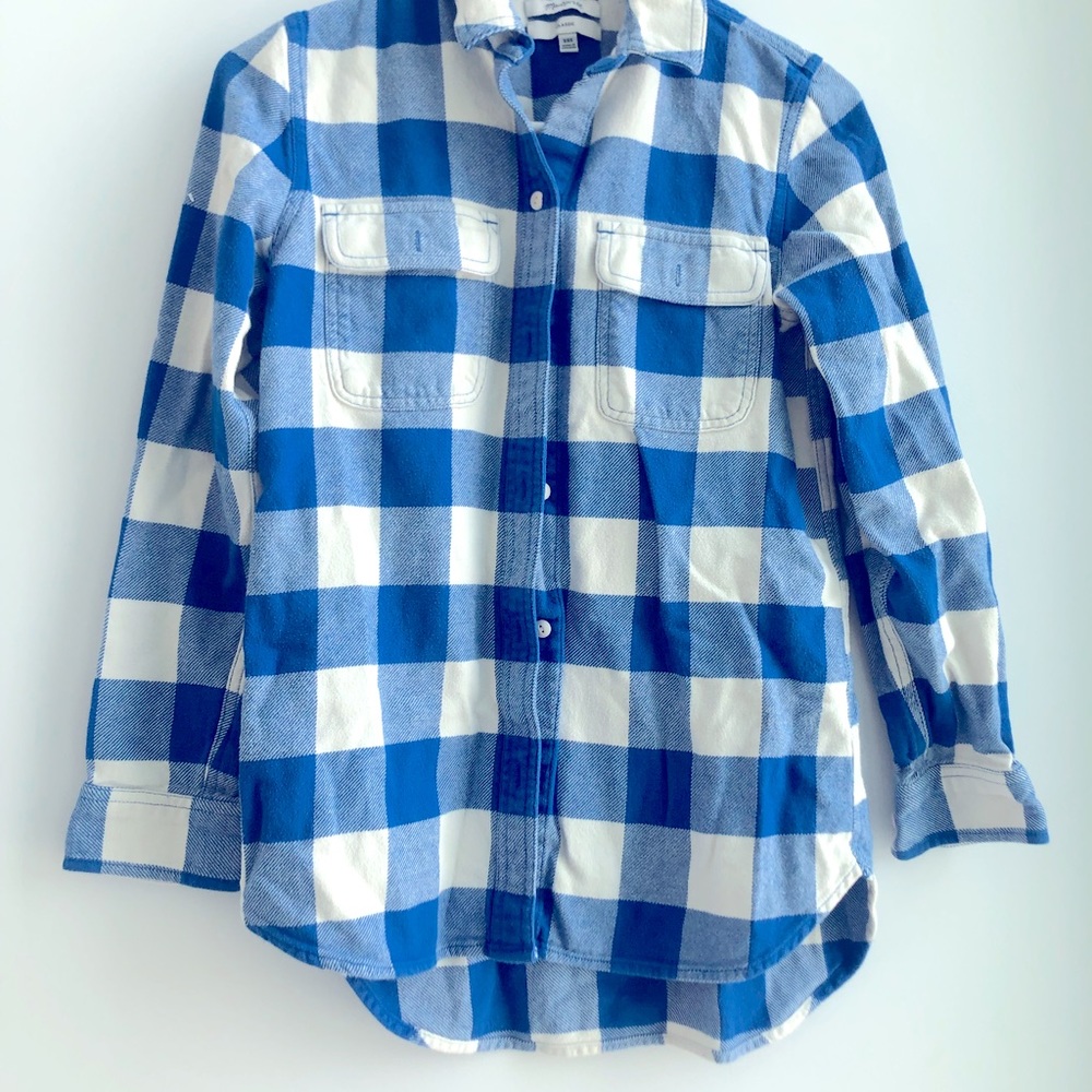 Madewell blue and white flannel. Size XS. Small pink stain on back.